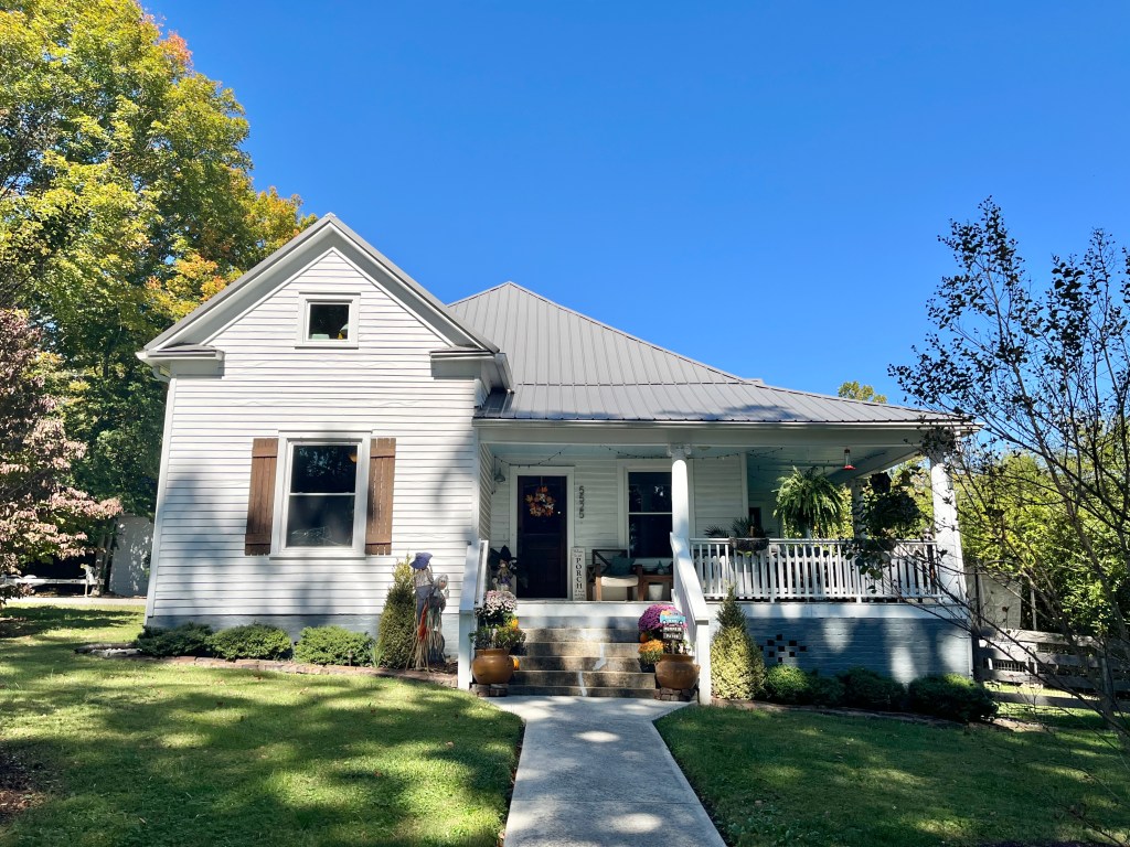 Fountain City Farmhouse Front View Before